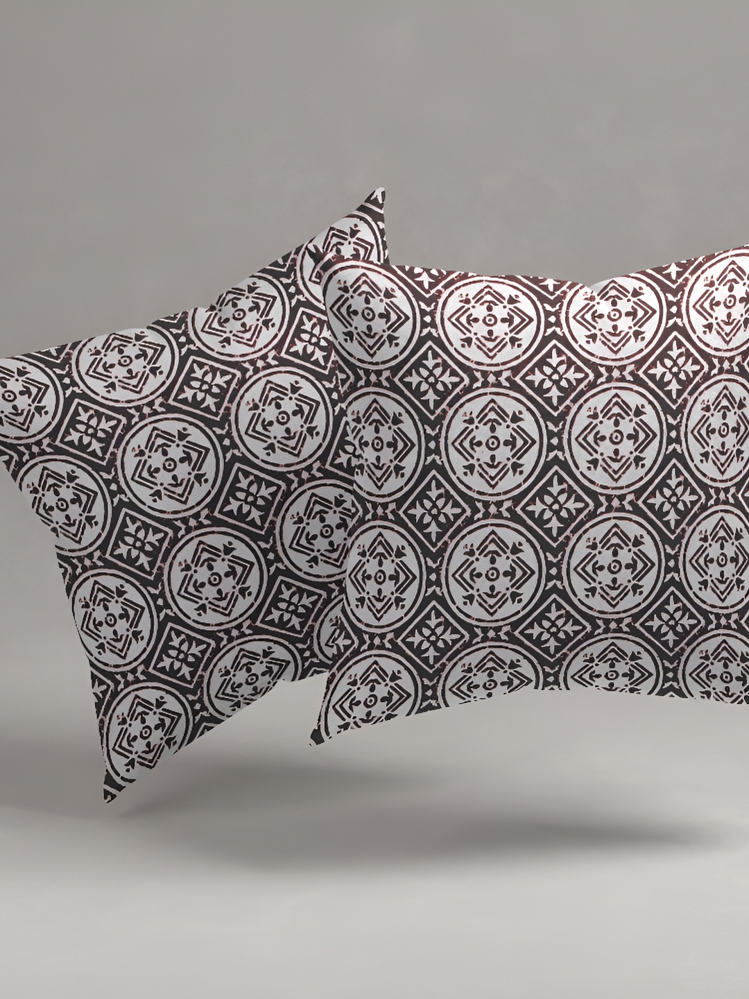 

Aura Maroon & White 2 Pieces Ethnic Motifs Square Cushion Covers