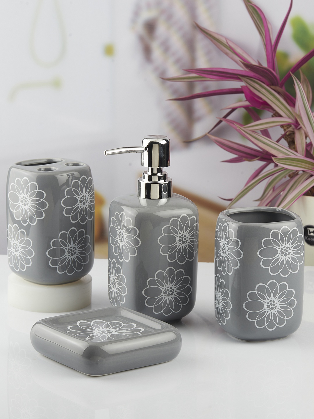 

Kookee Grey 4 pieces Abstract Ceramic Bath Accessories Set