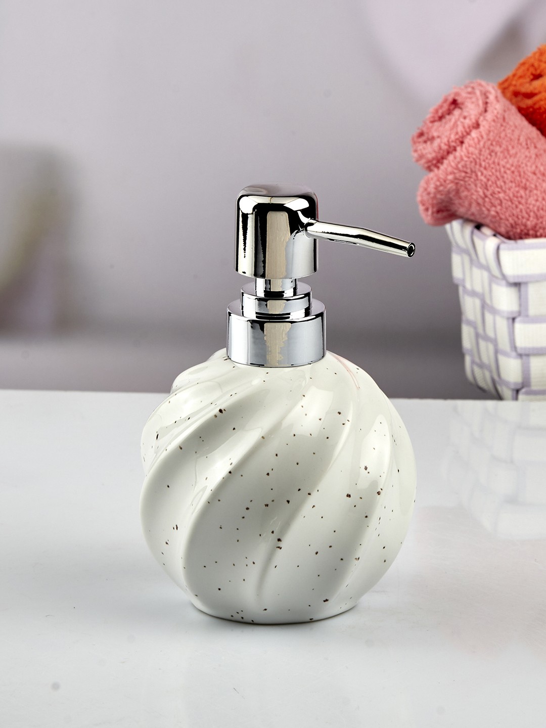 

Kookee White Abstract Ceramic Soap Dispenser 250 ml