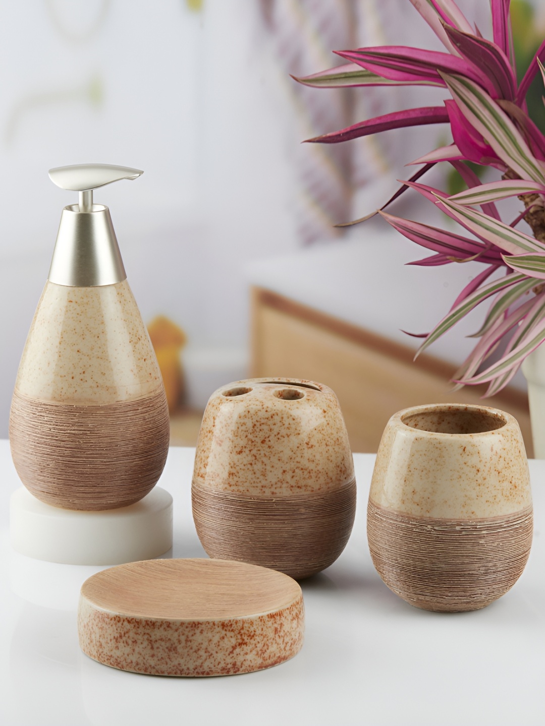 

Kookee Beige 4 piece Abstract Ceramic Bath Accessories Set