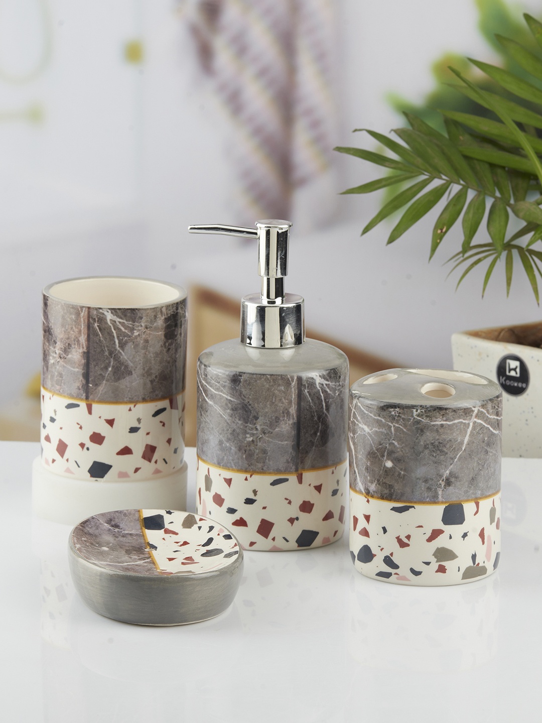 

Kookee Beige 4 Pieces Abstract Ceramic Bath Accessories Set