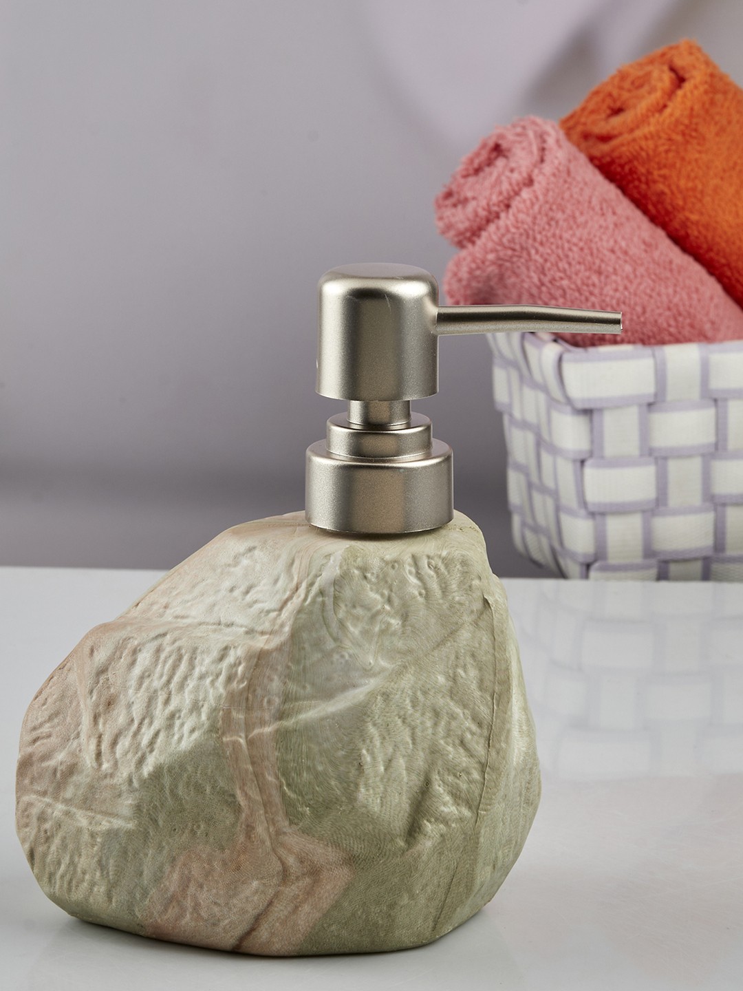 

Kookee Off White Abstract Ceramic Soap Dispenser