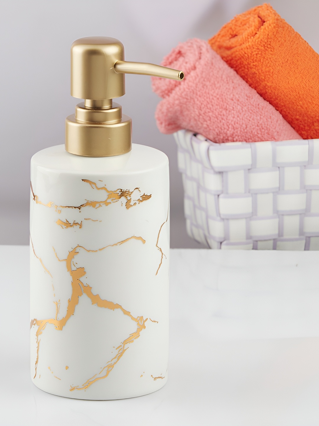 

Kookee White Abstract Ceramic Soap Dispenser