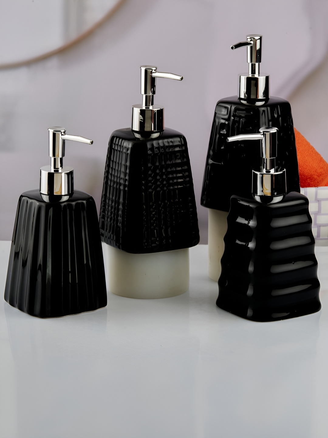 

Kookee Black & Silver-Toned 4Pcs Textured Ceramic Soap Dispenser 400ml Each