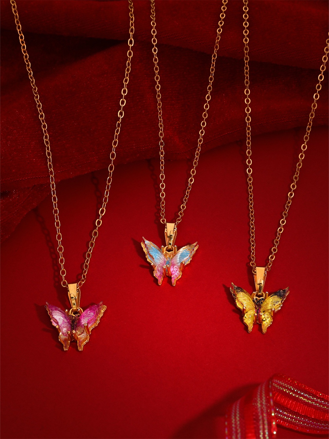 

Brado Jewellery Set Of 3 Gold-Plated Butterfly Charm Pendant With Chain