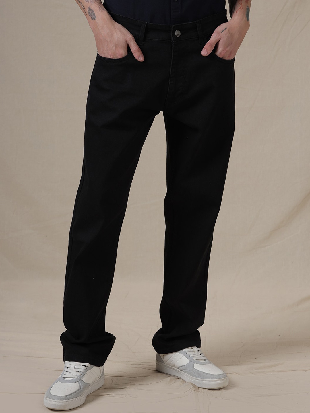 

WROGN Men Mid Rise Clean Look Acrylic Jeans, Black