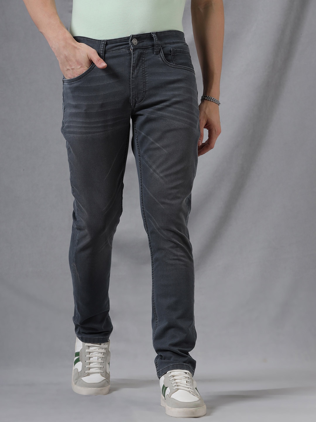 

WROGN Men Straight Fit Jeans, Grey