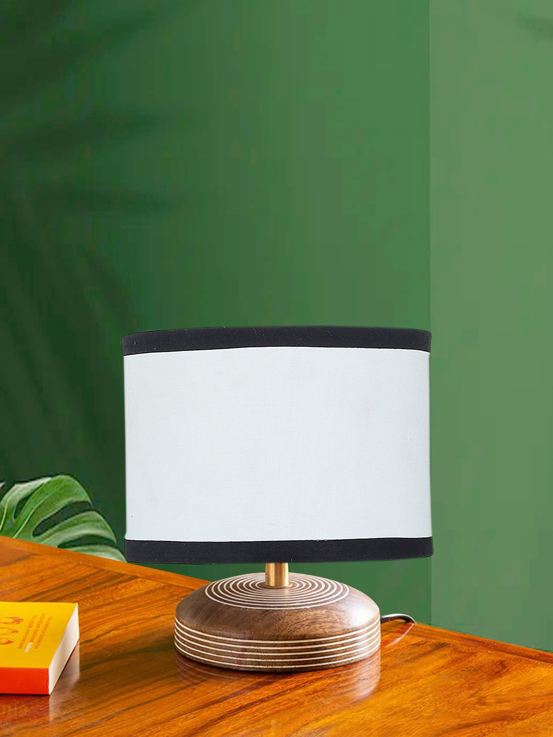 

Devansh White & Brown Cylinder Shaped Traditional Cotton Shade Table Lamp