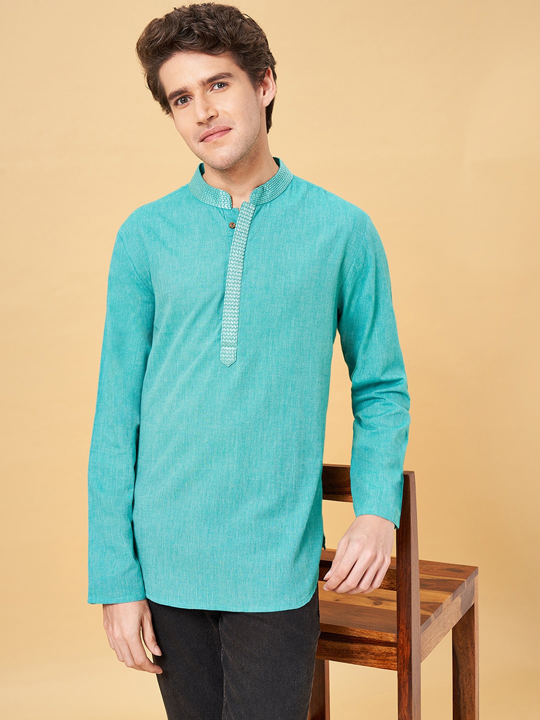 

YU by Pantaloons Mandarin Collar Long Sleeves Thread Work Cotton Kurta, Green