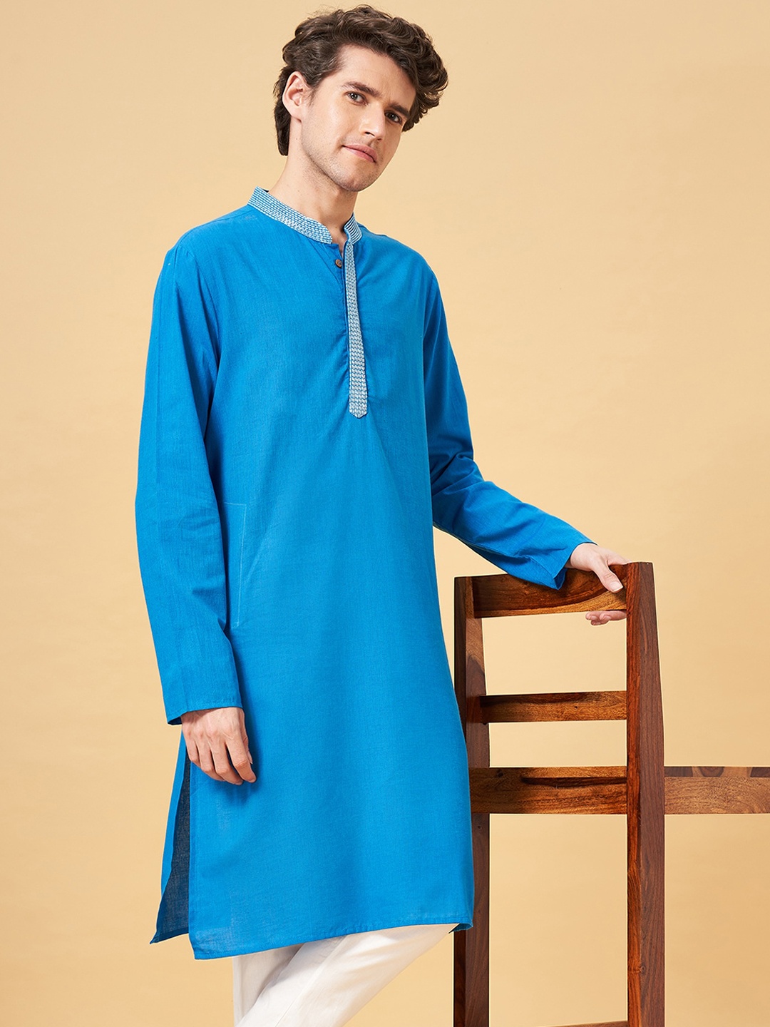 

YU by Pantaloons Mandarin Collar Long Sleeves Thread Work Cotton Kurta, Blue