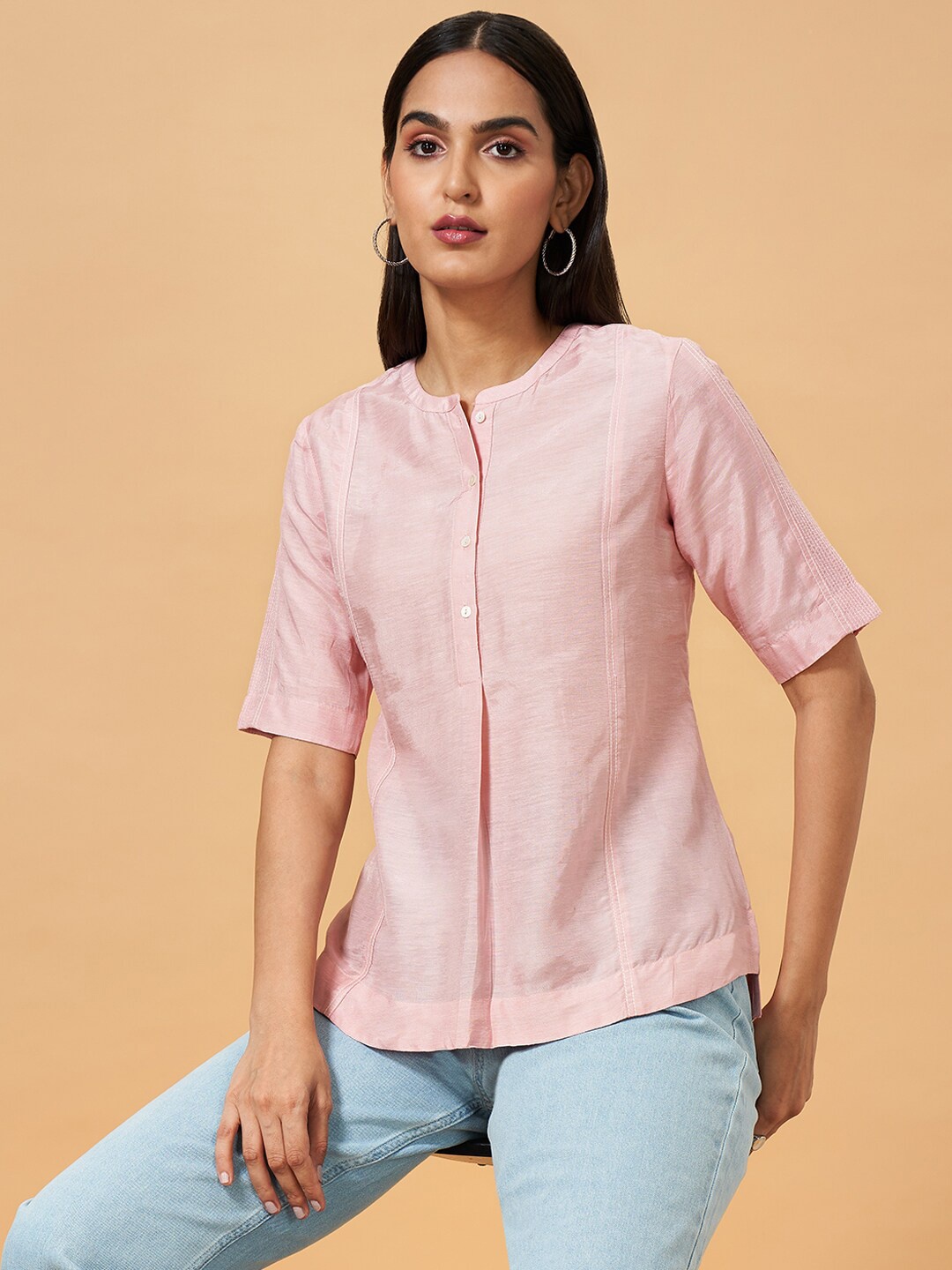 

Marigold Lane Mandarin Collar Short Sleeves Shirt Style Top, Pink