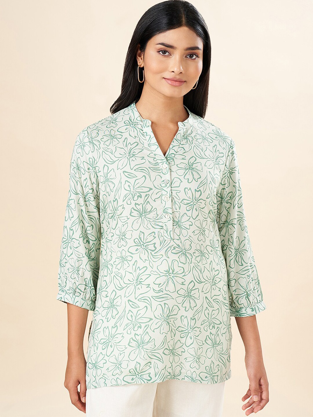 

AKKRITI BY PANTALOONS Floral Printed Mandarin Collar Tunic, Green