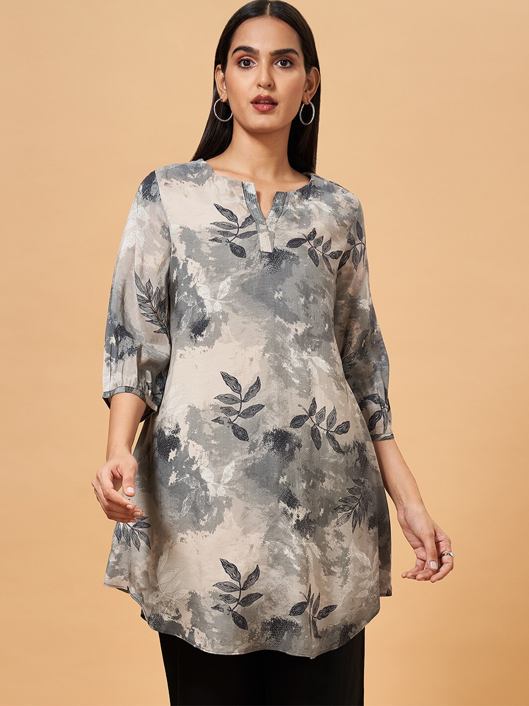 

Marigold Lane Floral Print Three-Quarter Sleeves Silk Tunic, Grey