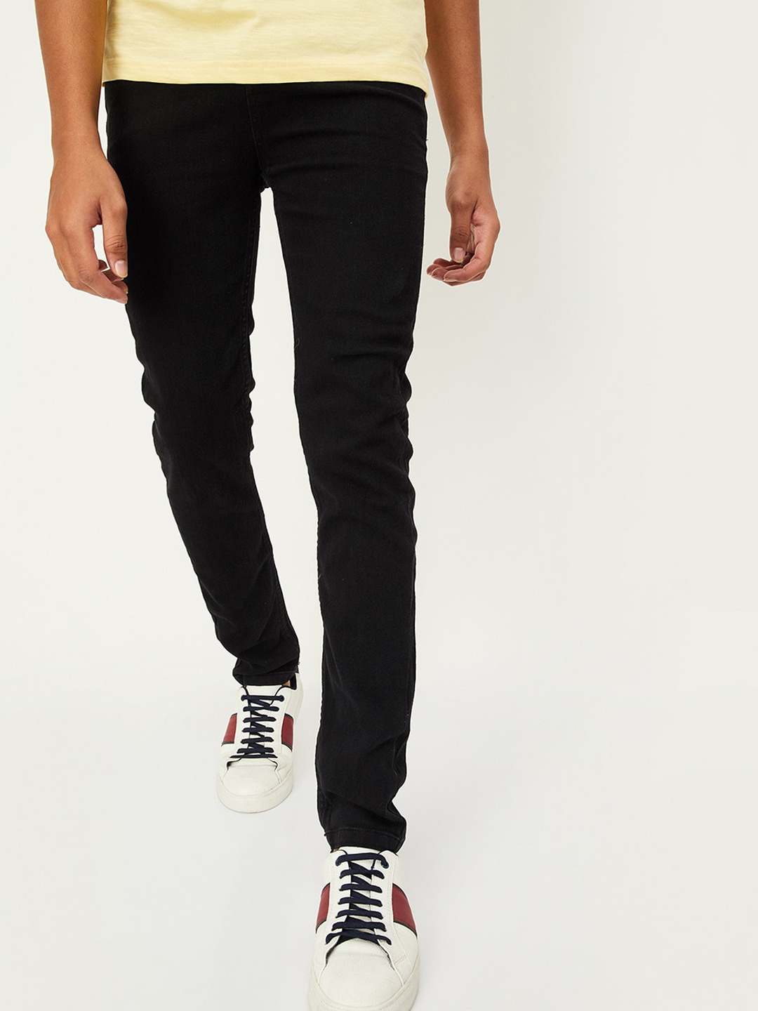 

max Boys Mid-Rise Clean Look Stretchable Jeans, Black