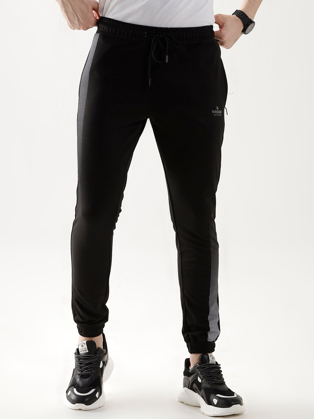 

WROGN Men Slim Fit Mid-Rise Joggers, Black