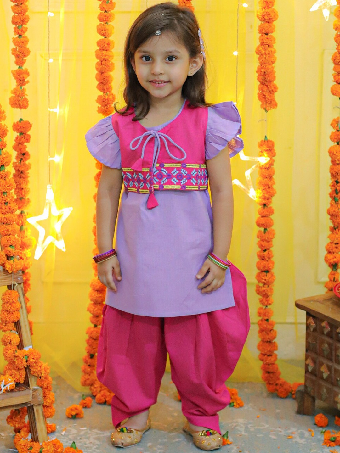 

BownBee Girls Floral Yoke Design Regular Thread Work Pure Cotton Kurta with Dhoti Pant, Pink