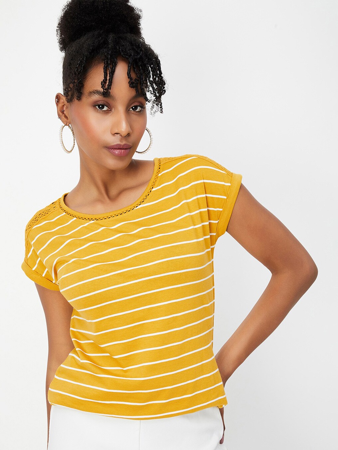 

max Striped Printed Round Neck Short Sleeves T-shirt, Yellow