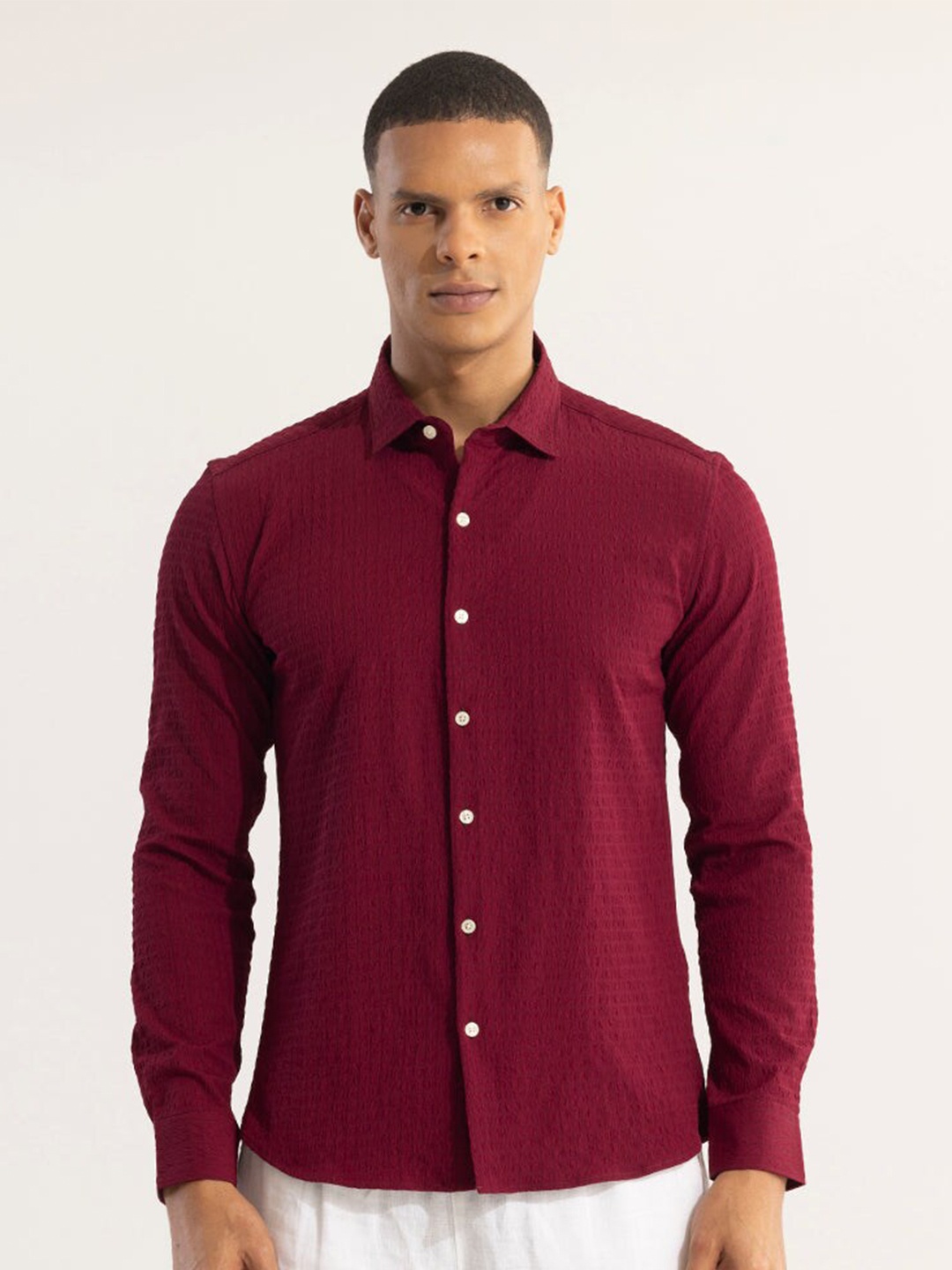 

Snitch Red Classic Slim Fit Cotton Casual Shirt