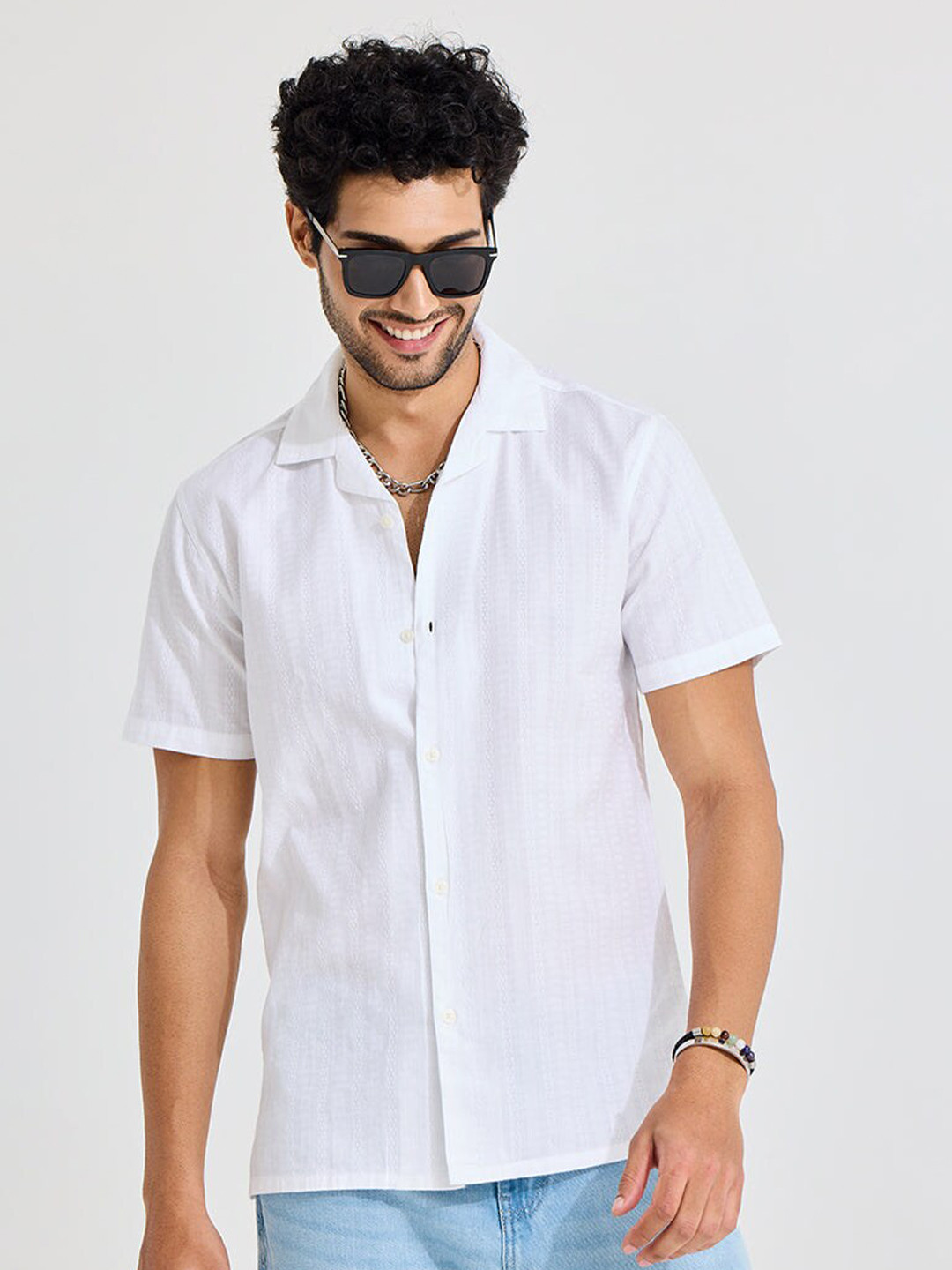 

Snitch Classic Boxy Striped Spread Collar Shot Sleeves Cotton Casual Shirt, White