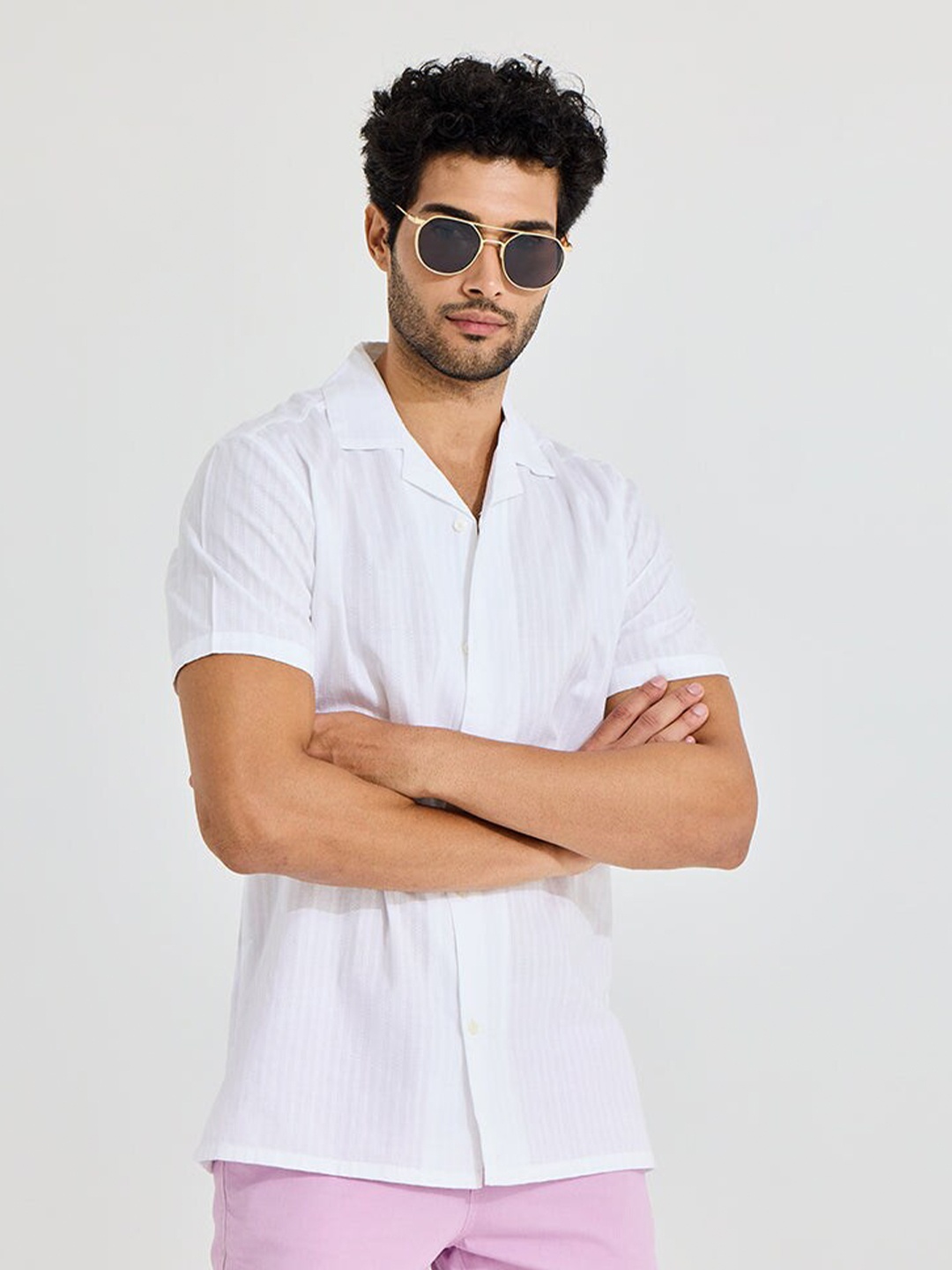 

Snitch White Classic Boxy Self Design Striped Cotton Casual Shirt