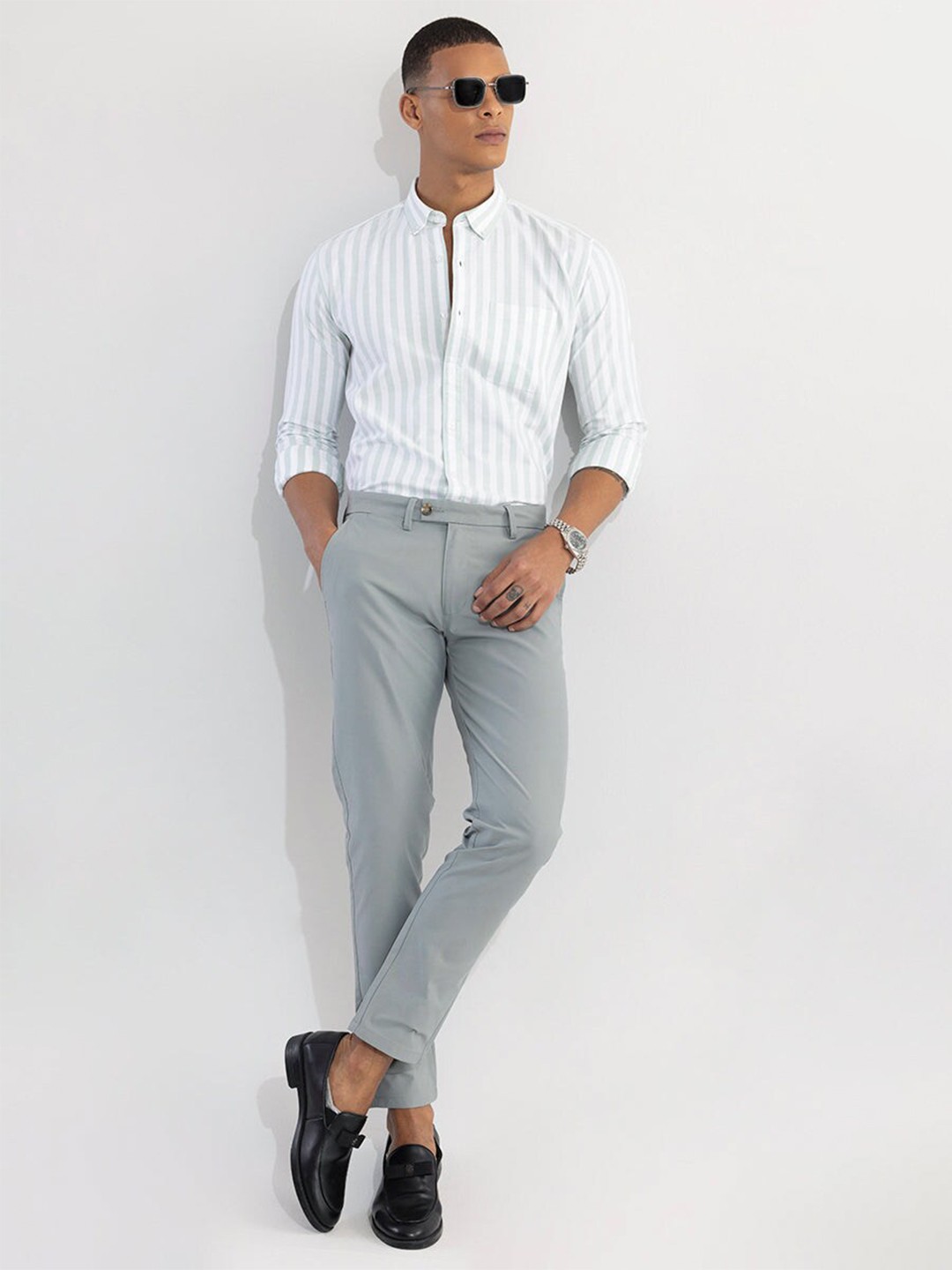 

Snitch Green & White Classic Slim Fit Striped Cotton Casual Shirt