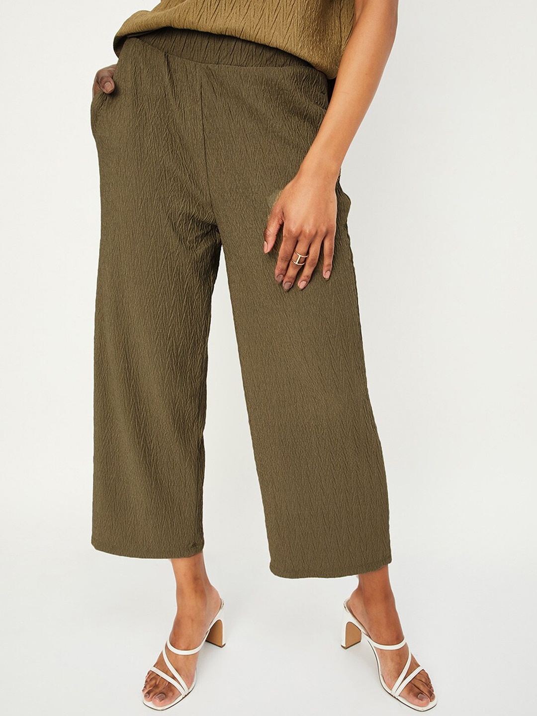 

max Women Textured Trousers, Olive