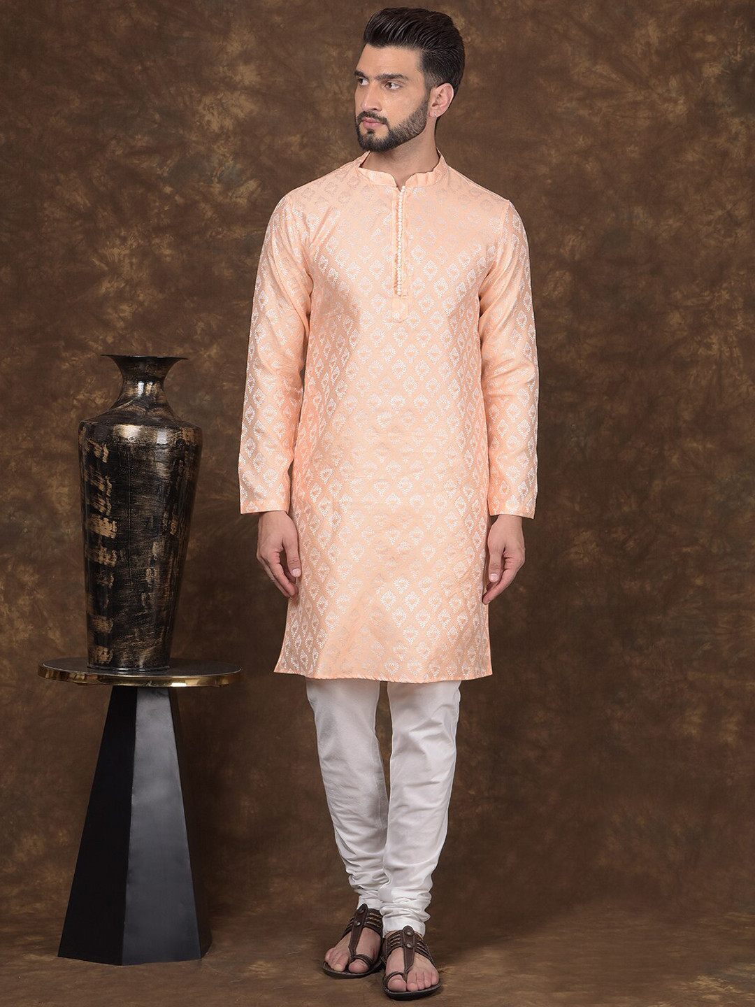 

DEYANN Geometric Woven Design Mandarin Collar Straight Kurta With Churidar, Orange