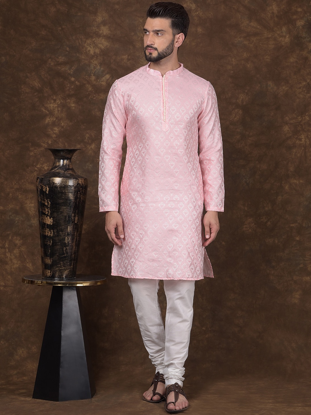 

DEYANN Geometric Woven Design Mandarin Collar Straight Kurta With Churidar, Peach