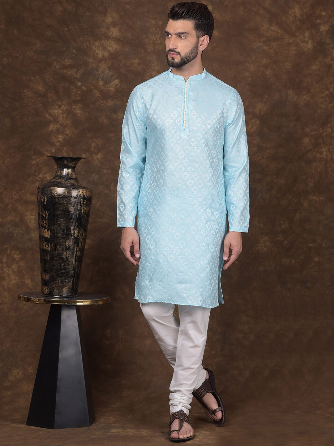 

DEYANN Geometric Woven Design Mandarin Collar Straight Kurta With Churidar, Blue