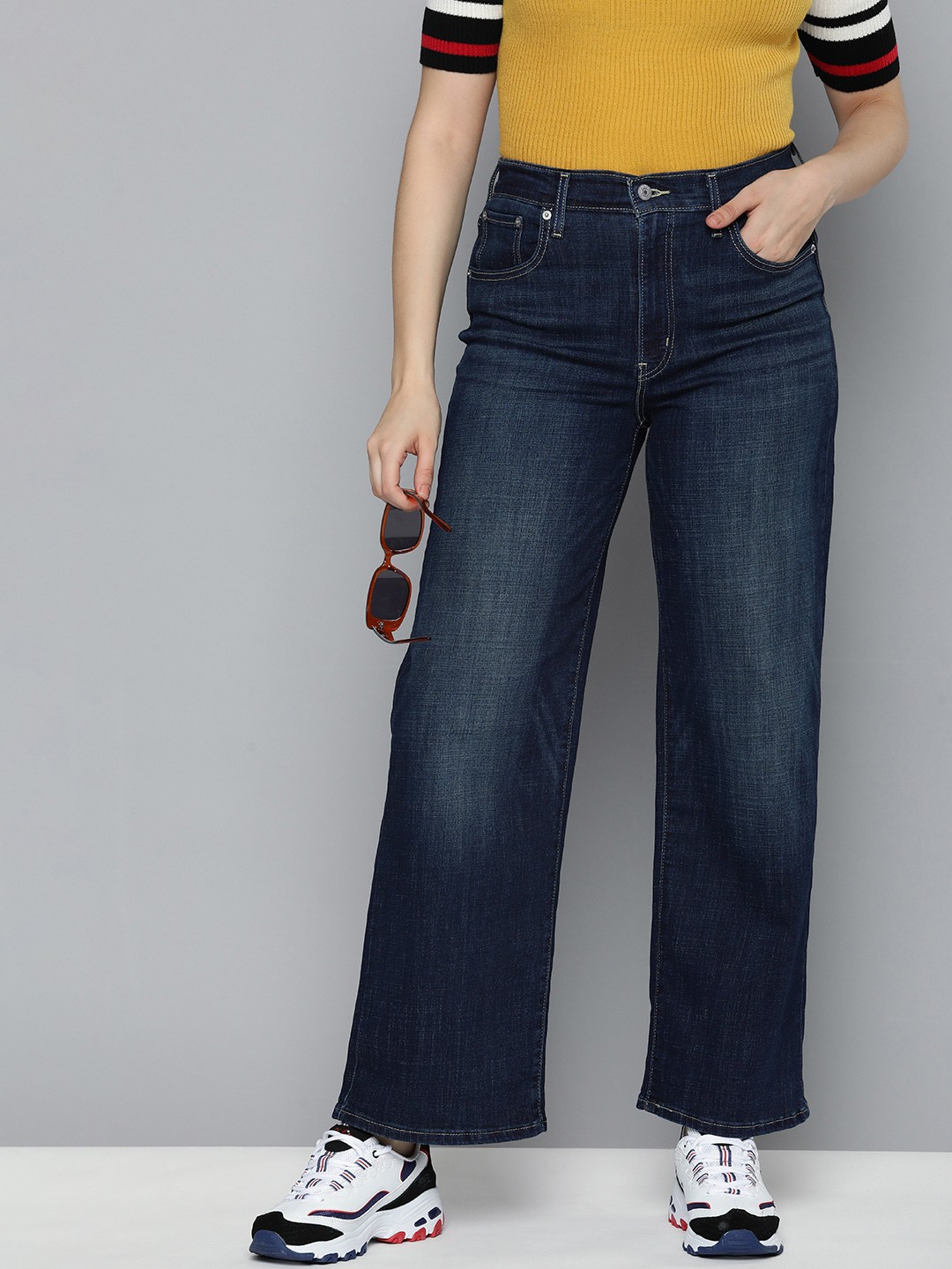 

Levis Women Wide Leg High Rise Light Fade Stretchable Jeans, Blue