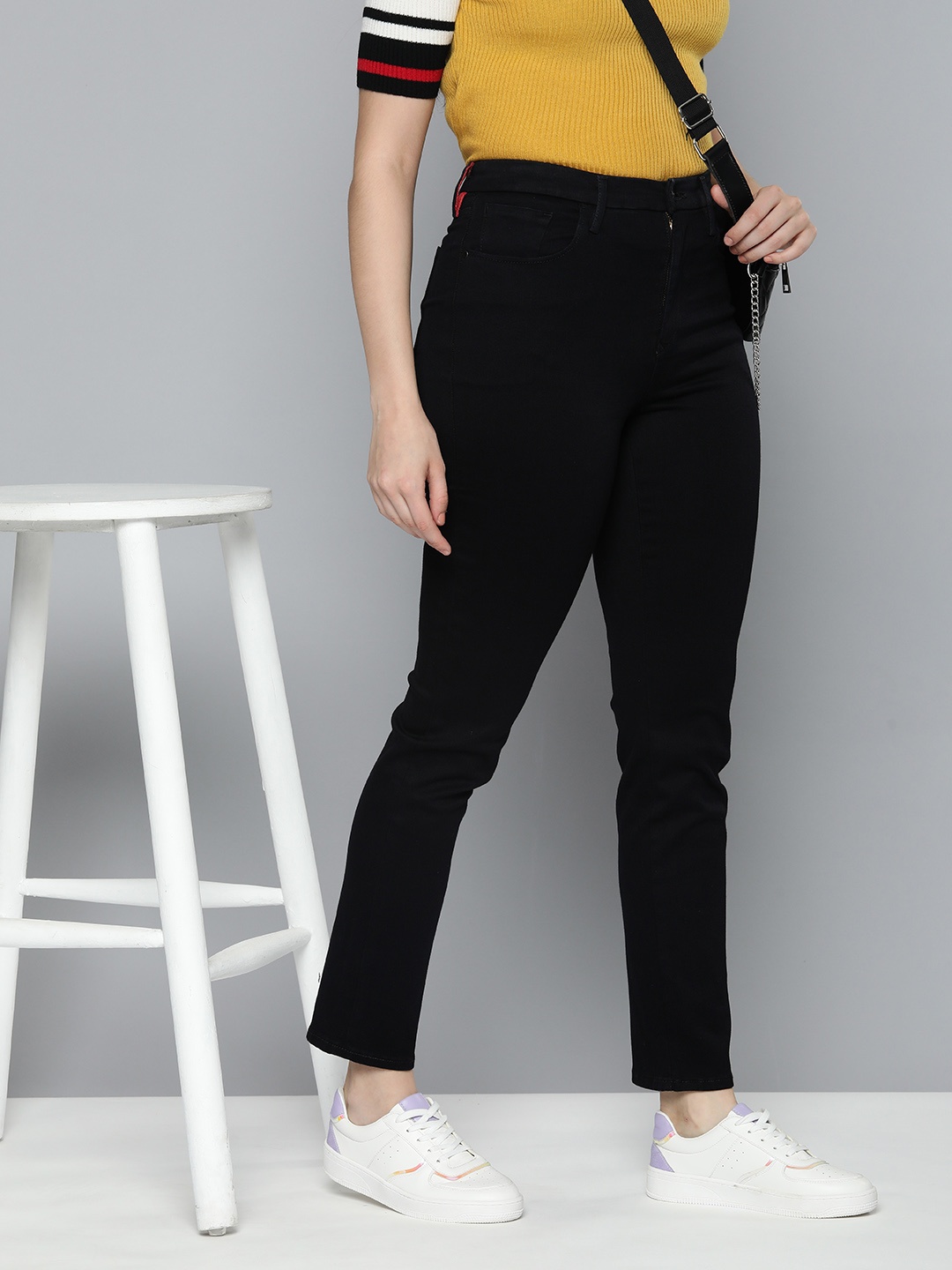 

Levis Women 721 Slim Fit High-Rise Stretchable Jeans, Black