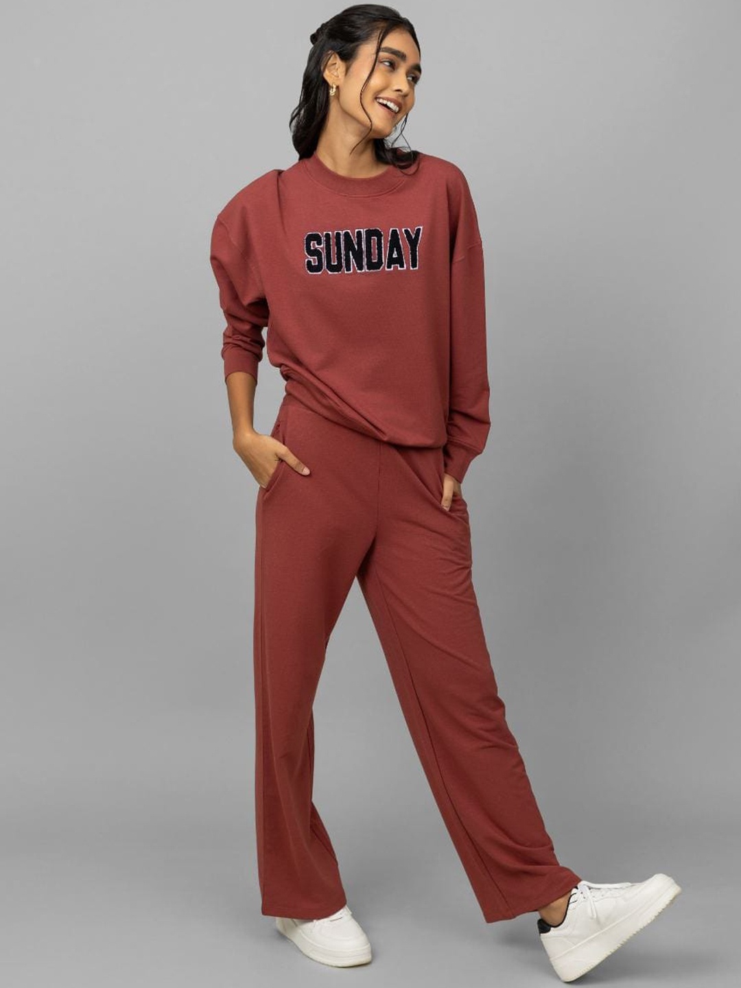 

necesera Printed Sweatshirt With Trousers, Rust