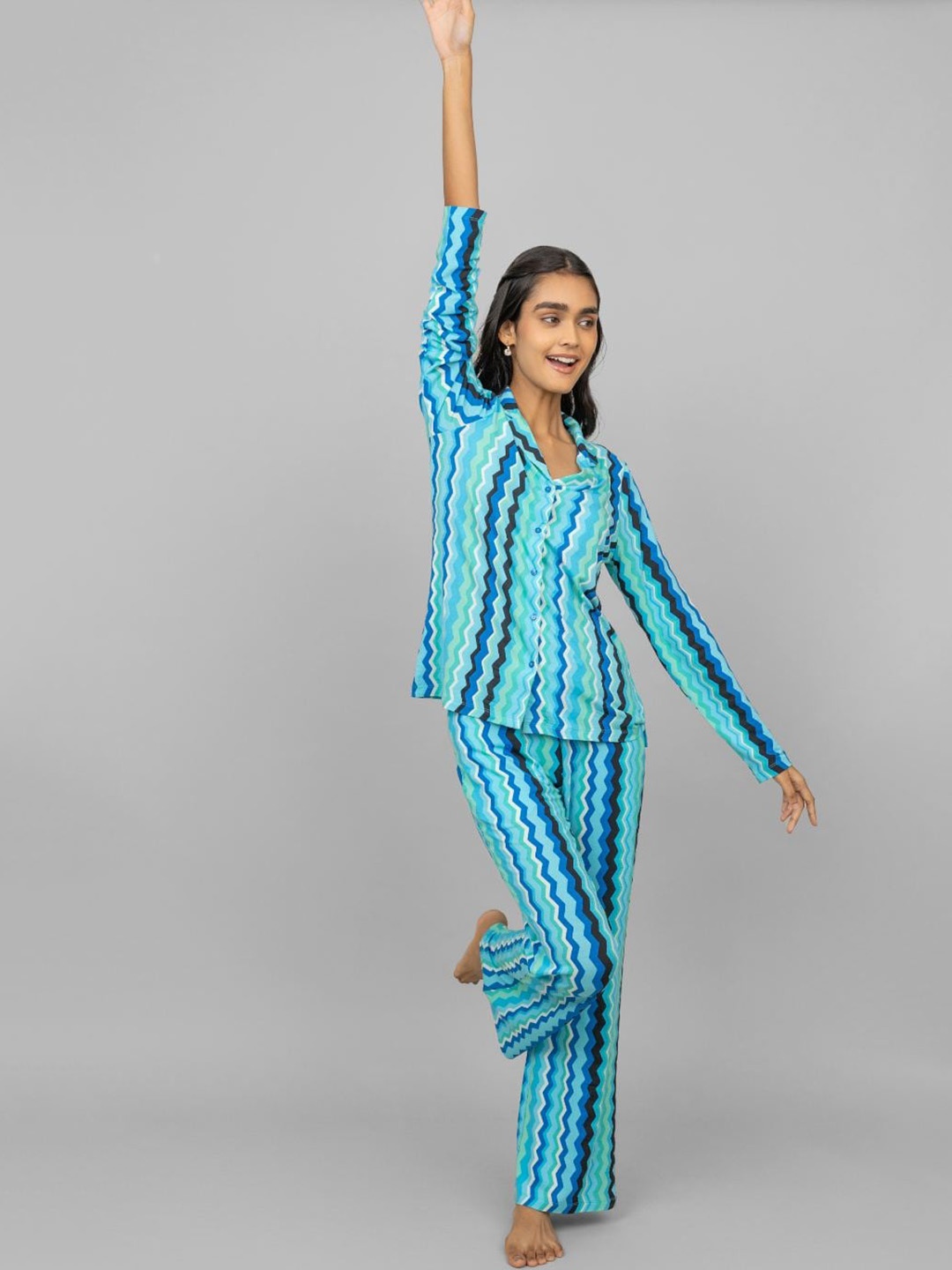 

necesera Geometric Printed Shirt Collar Night suit, Turquoise blue