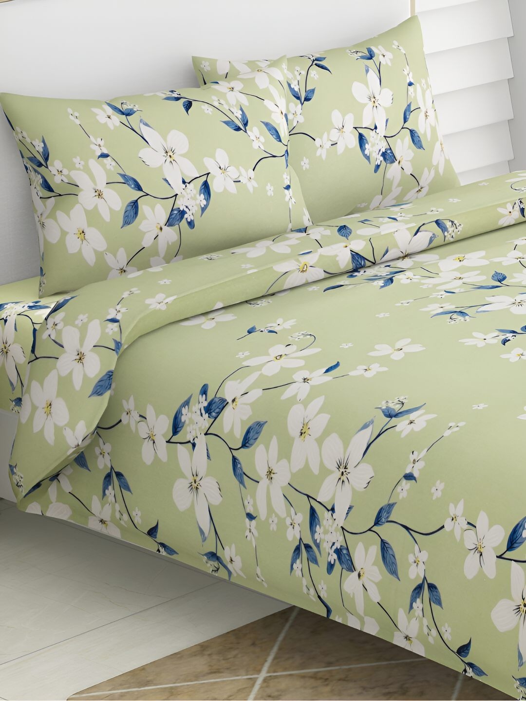 

haus & kinder Green & White Floral 144 TC Queen Bedsheet with 2 Pillow Covers