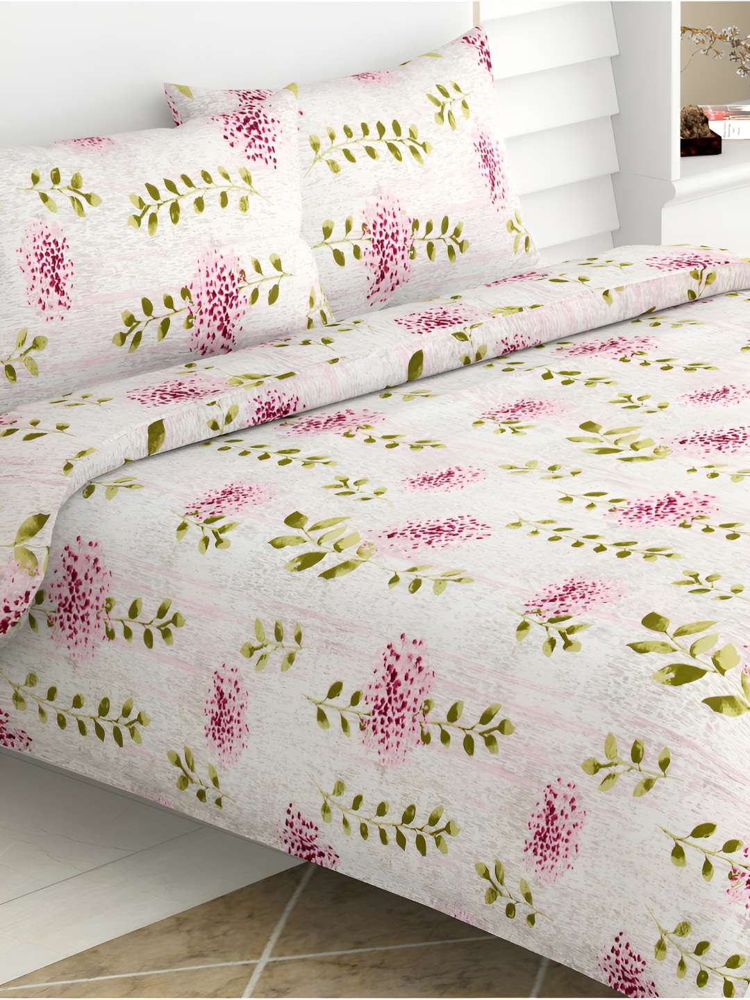 

haus & kinder Purple & Green Floral 144 TC Queen Bedsheet with 2 Pillow Covers