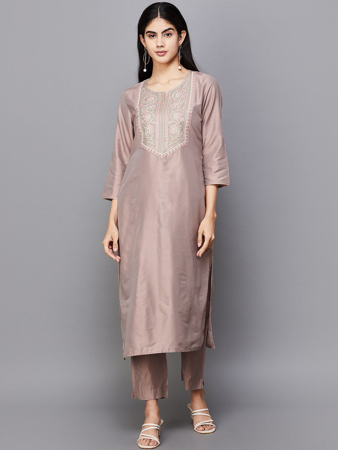 

Melange by Lifestyle Yoke Design Embroidered Straight Kurta & Trousers With Dupatta, Pink