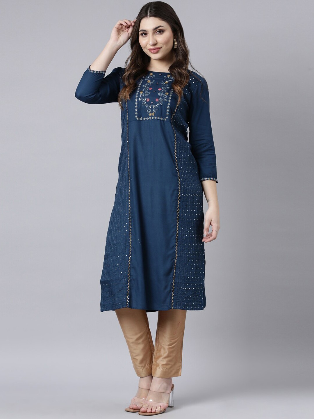 

Neerus Floral Embroidered Kurta, Blue
