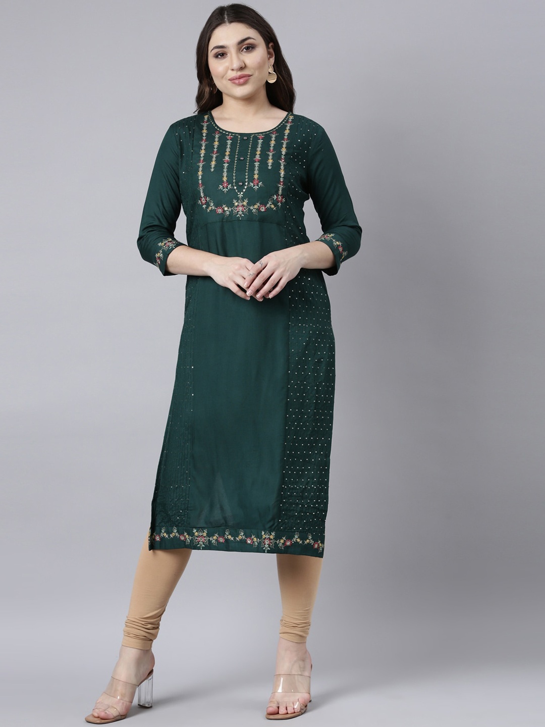 

Neerus Floral Embroidered Panelled Kurta, Green
