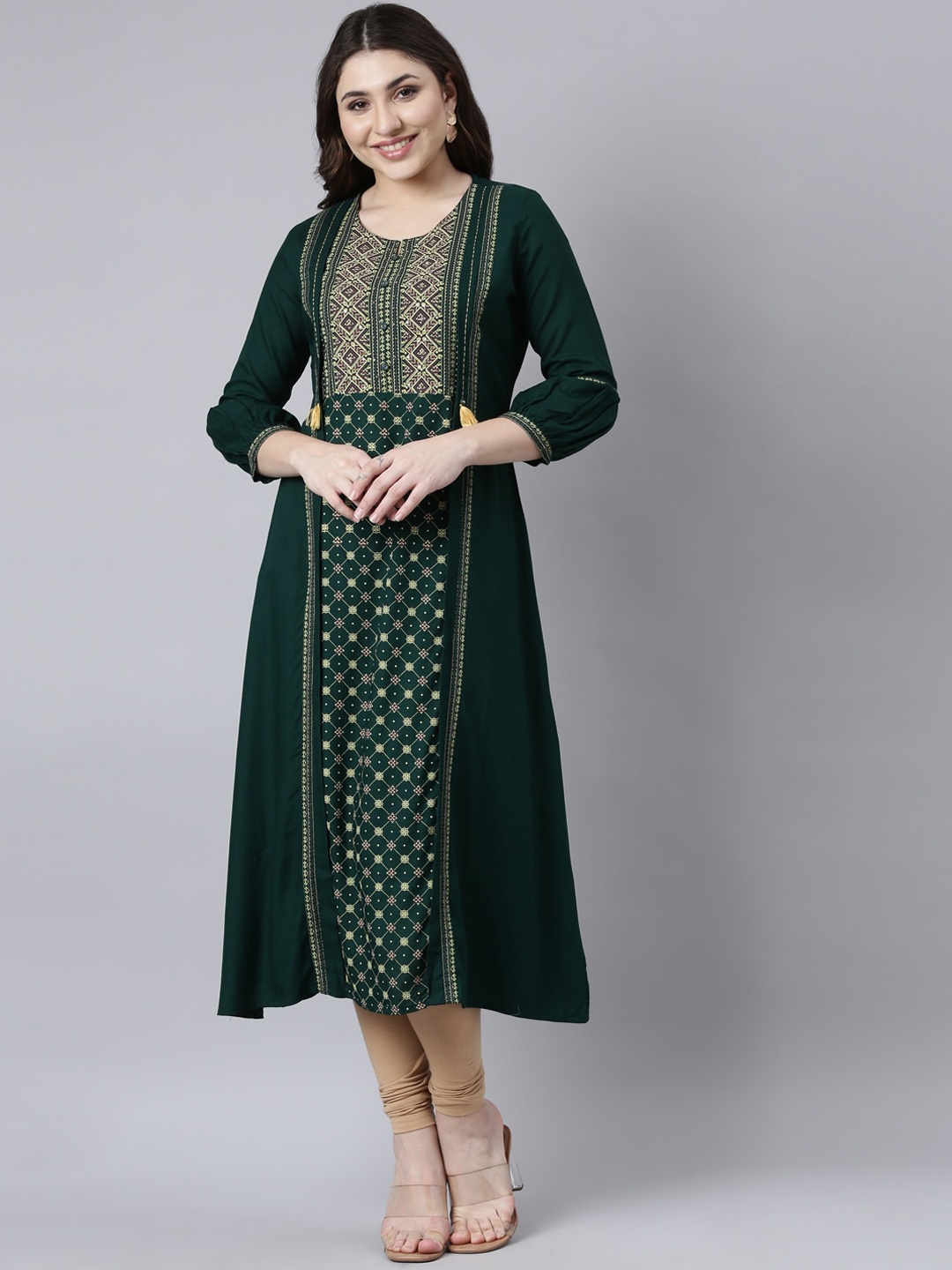 

Neerus Ethnic Motifs Printed Panelled Kurta, Green