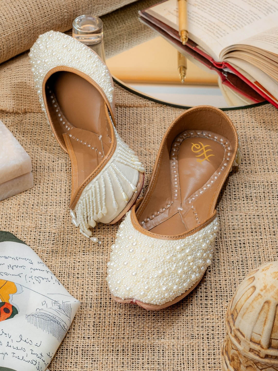 

House of Pataudi White Embellished Round Toe Majoris