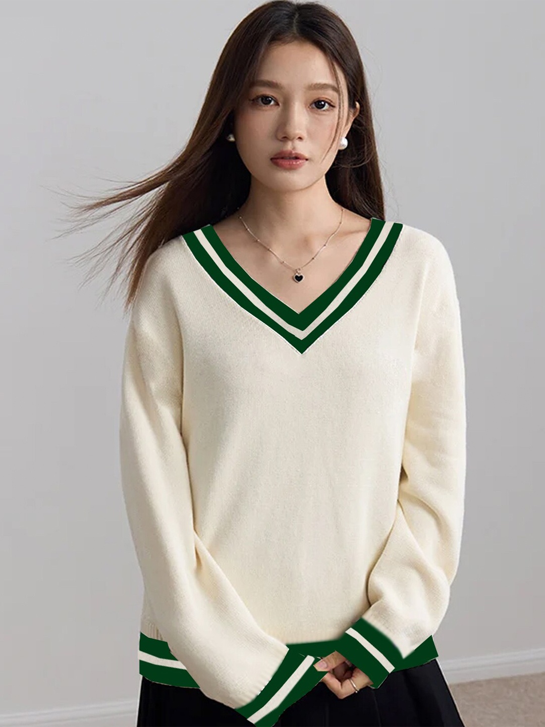 

CLAFOUTIS V-Neck Drop-Shoulder Sleeves T-shirt, White