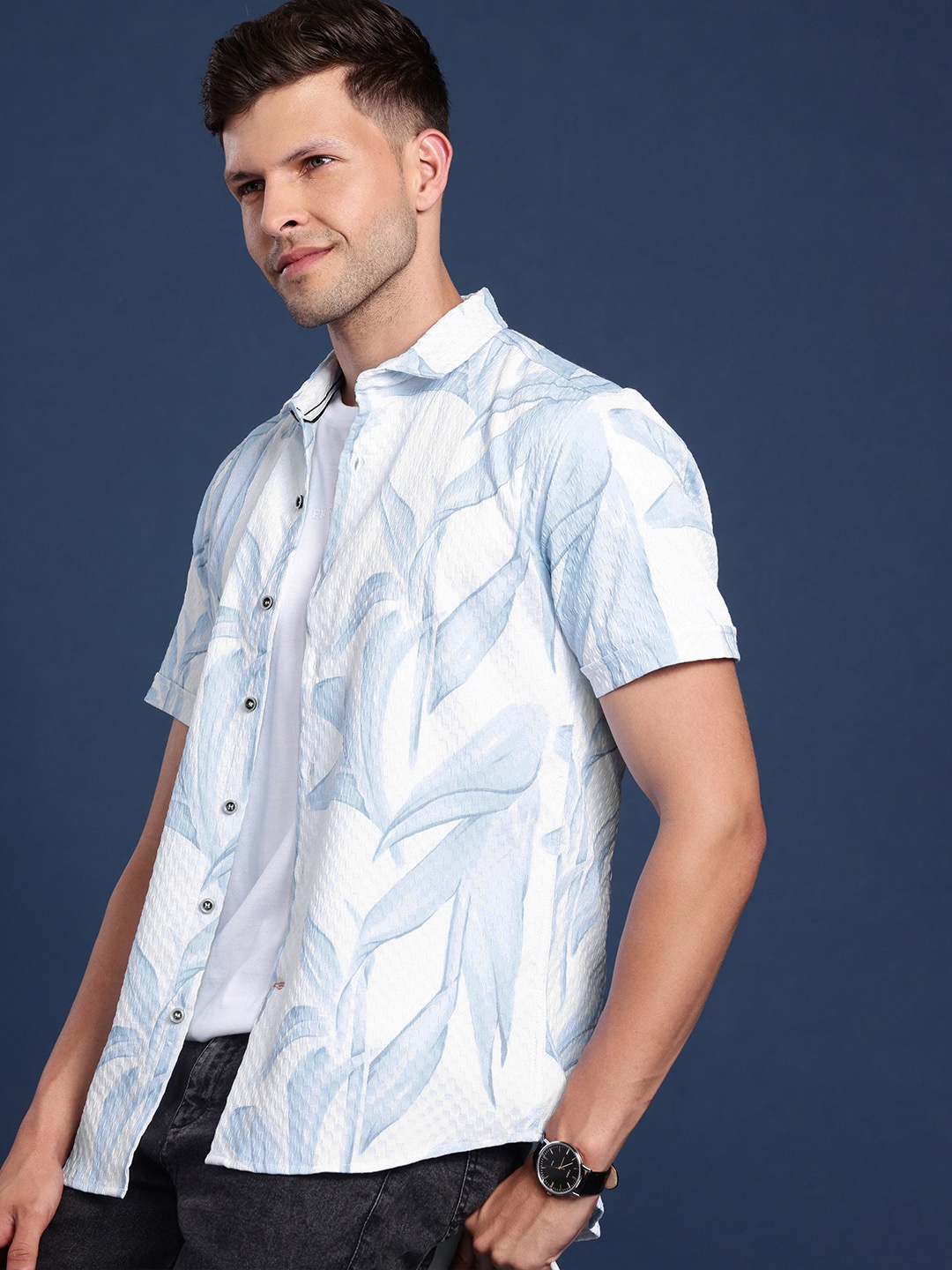 

Mast & Harbour Men Slim Fit Tropical Printed Casual Shirt, Blue