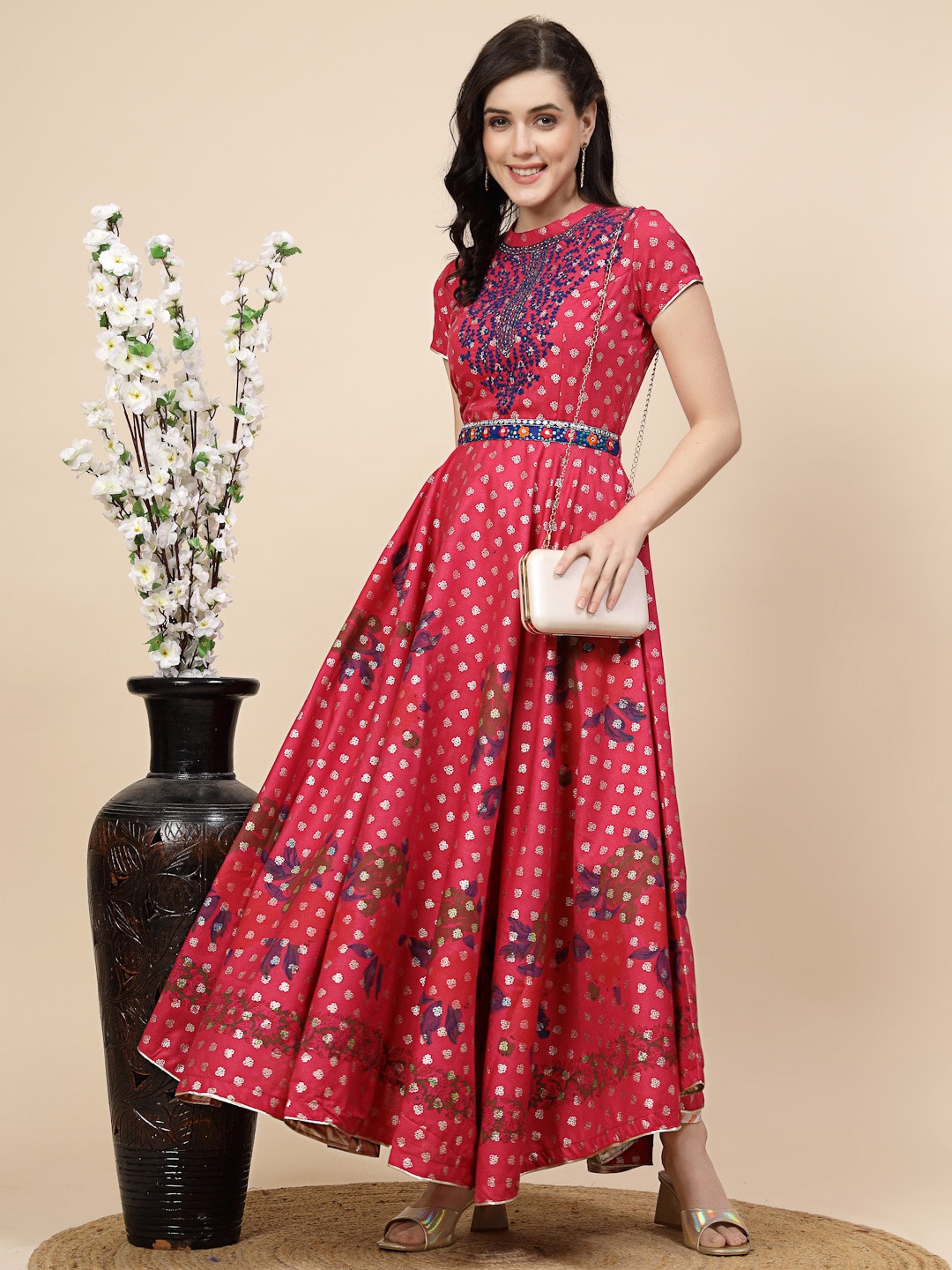 

Sangria Round Neck Short Sleeves Floral Embroidered Cotton Anarkali Kurta, Pink