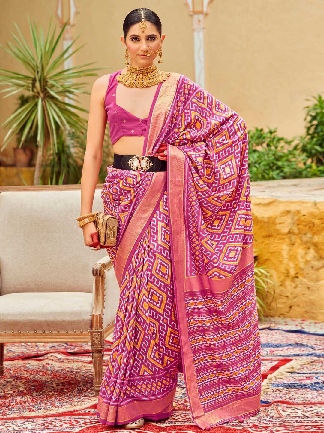 

Saree mall Zari Geometric Printed Ikat Sarees with Tassels, Mauve