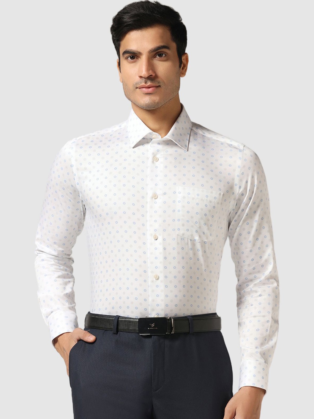 

Blackberrys Men Printed Formal Slim Fit Wrinkle-Resistant Shirt, White