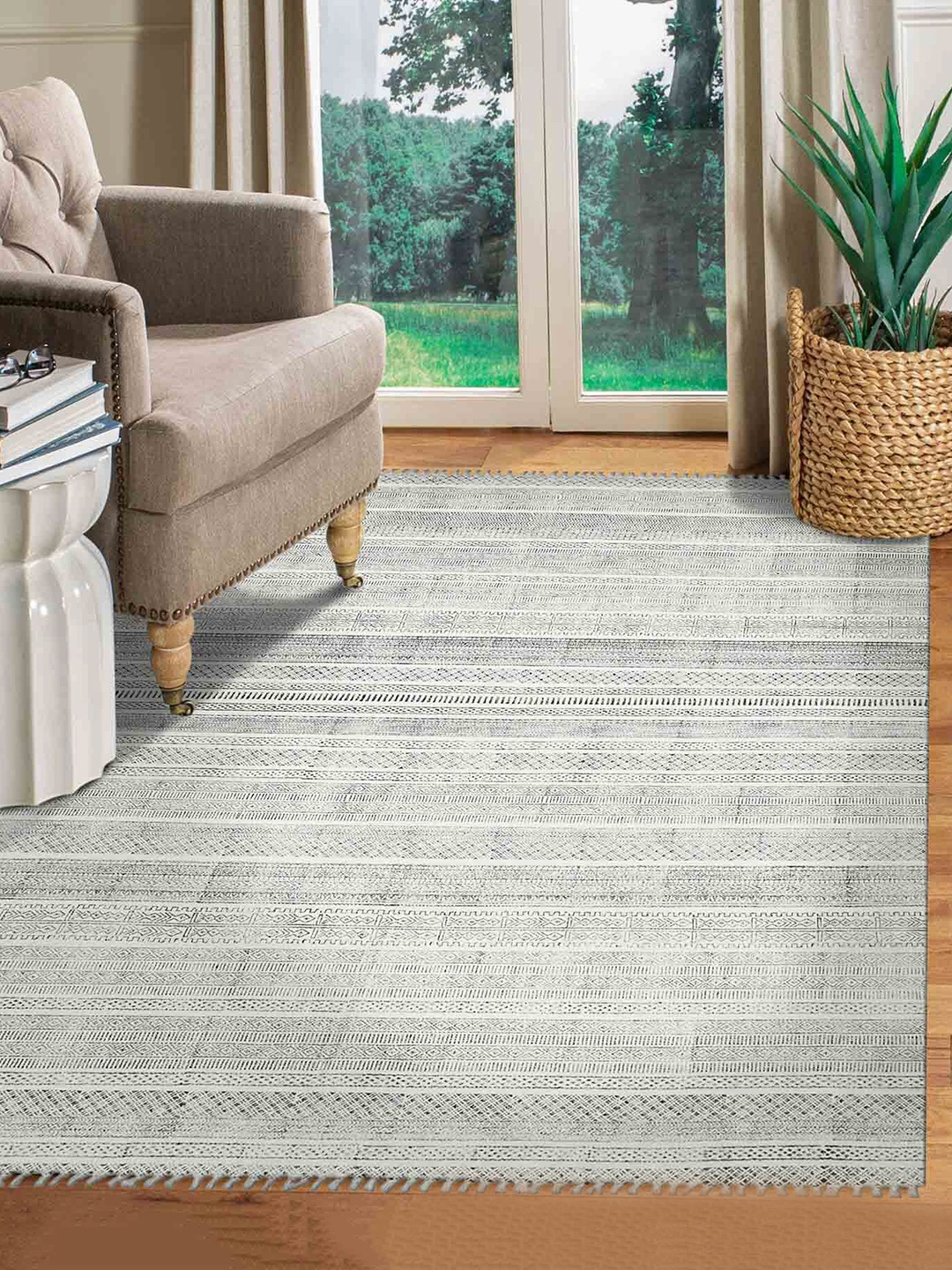 

saraswatii global Charcoal Geometric Hand-Tufted Carpets