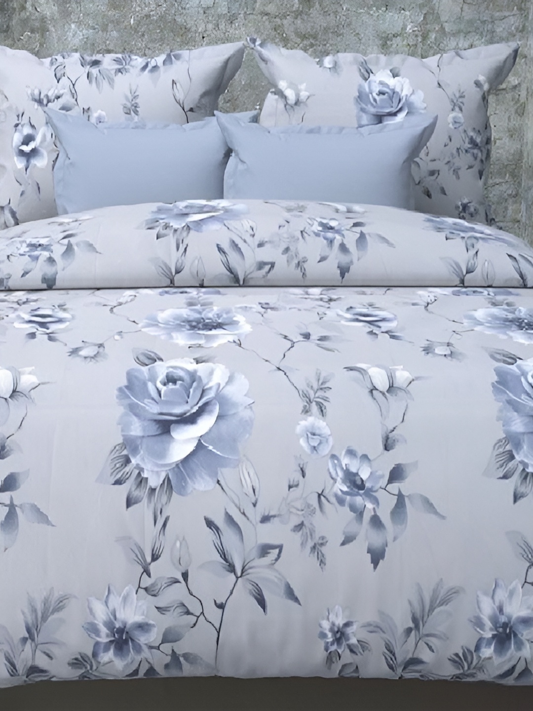 

Laying Style Grey & White Floral Printed Cotton King Duvet Cover