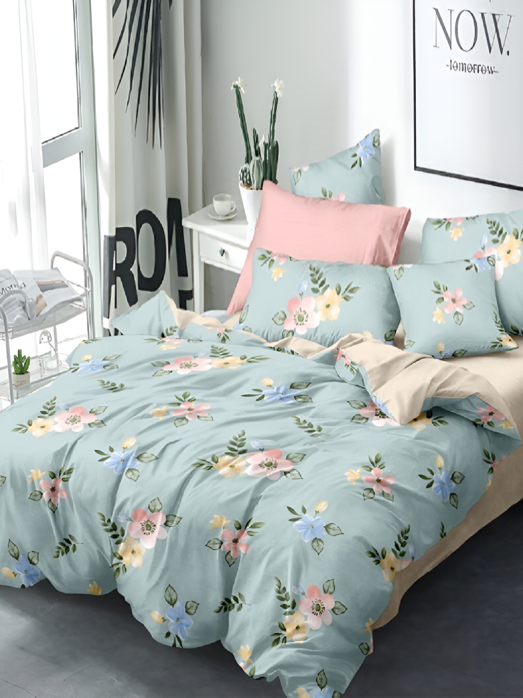 

Laying Style Blue & Pink Floral Printed Cotton King Duvet Cover