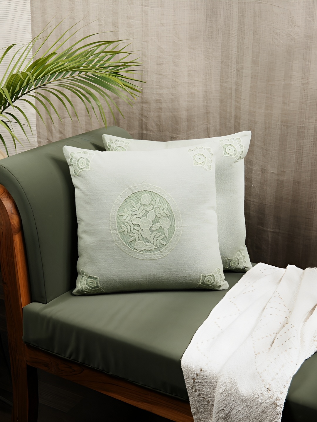 

Amora Green 2 Pieces Floral Square Cotton Cushion Covers