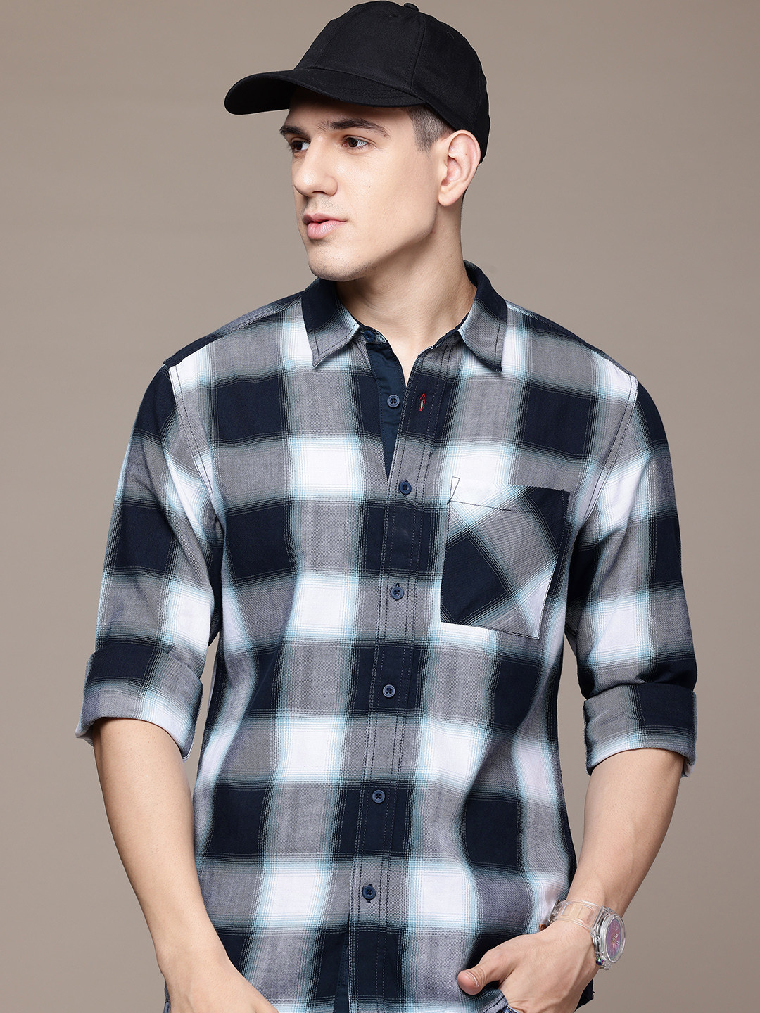 

The Roadster Lifestyle Co. Pure Cotton Checked Casual Shirt, Navy blue
